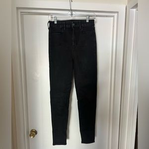 American Eagle, black, high waisted skinny Jean. Size 6.